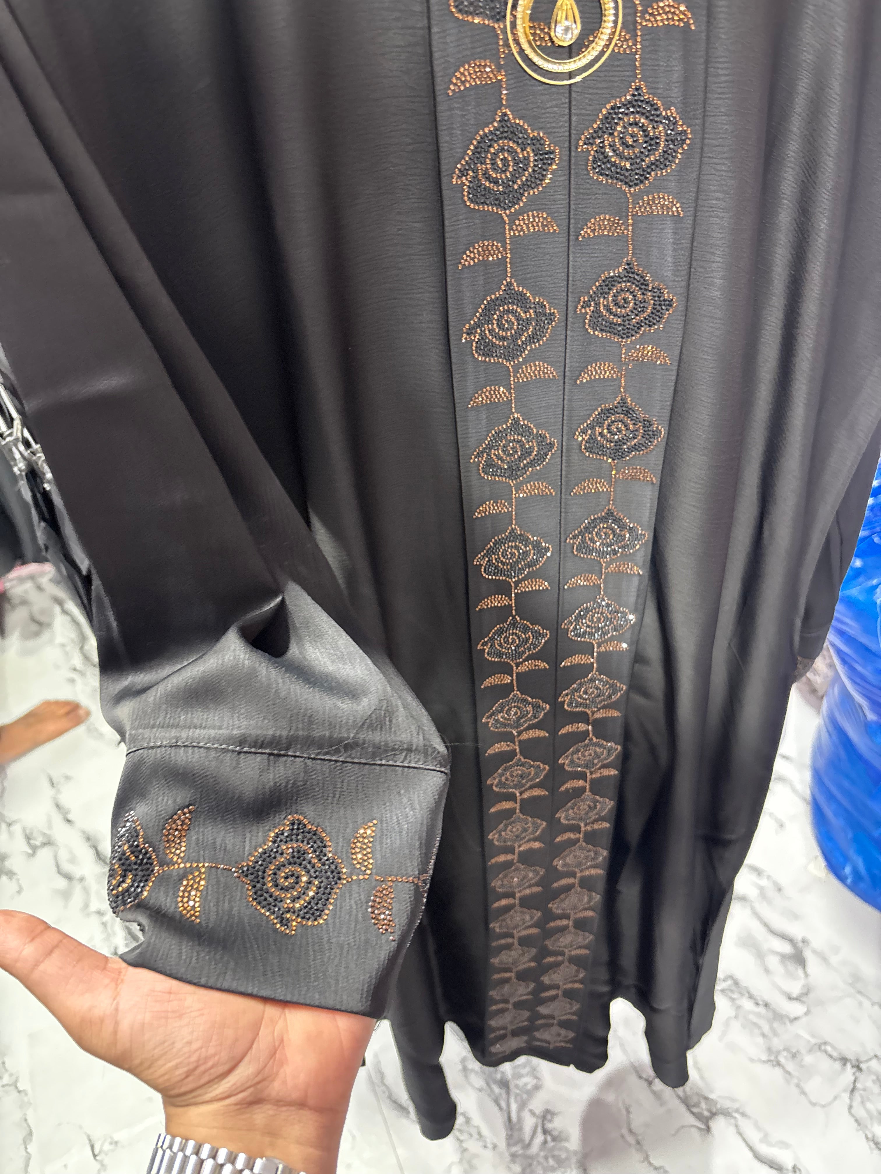 Luxurious Abaya - Perfect For Party Wear