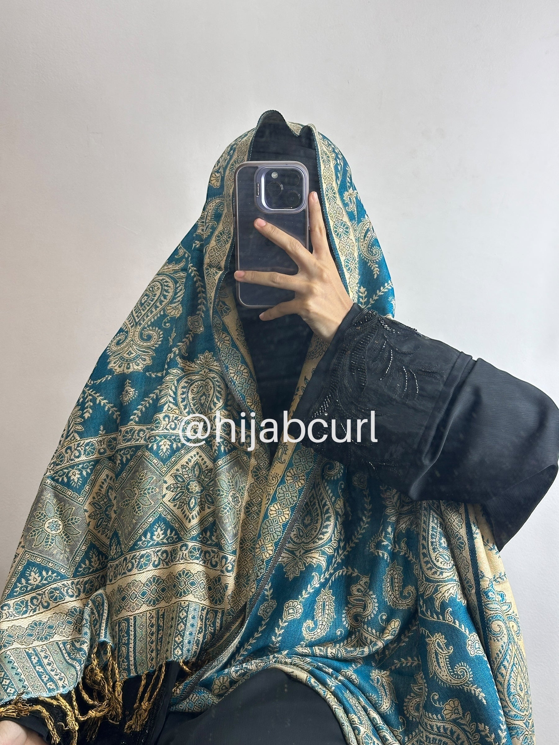 Luxury pashmina shawl