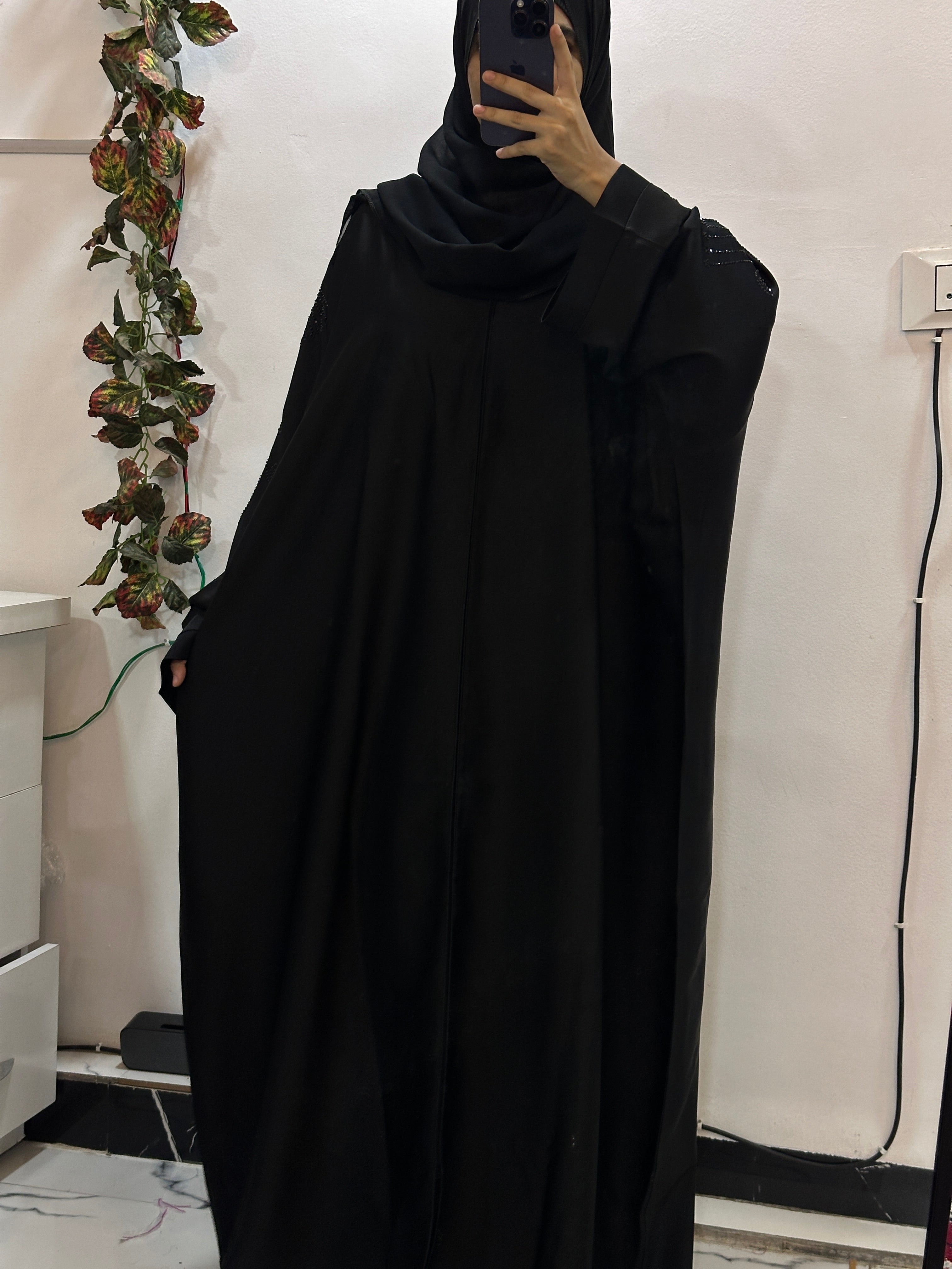 Luxurious Abaya - Perfect For Party Wear