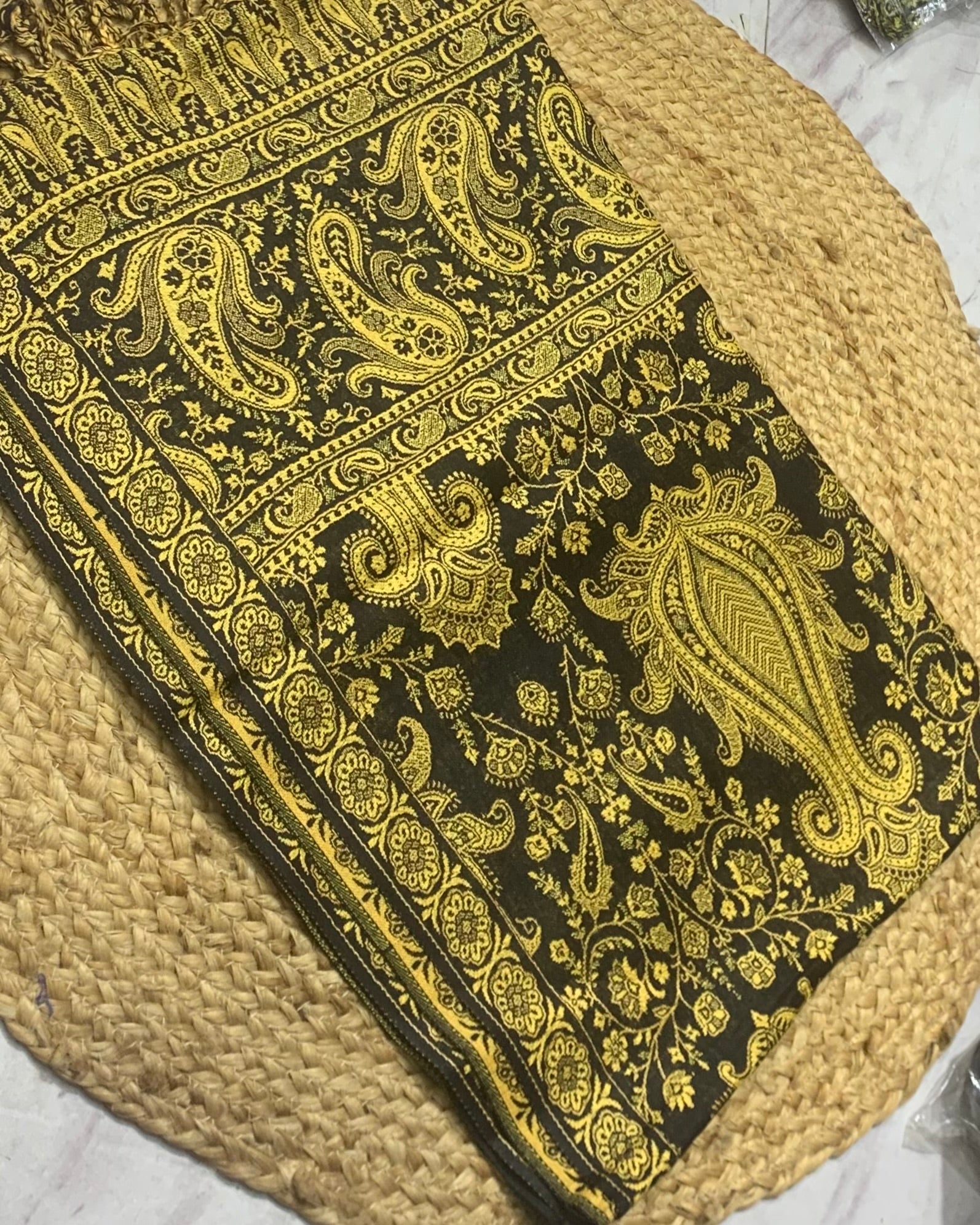 Luxury pashmina shawl