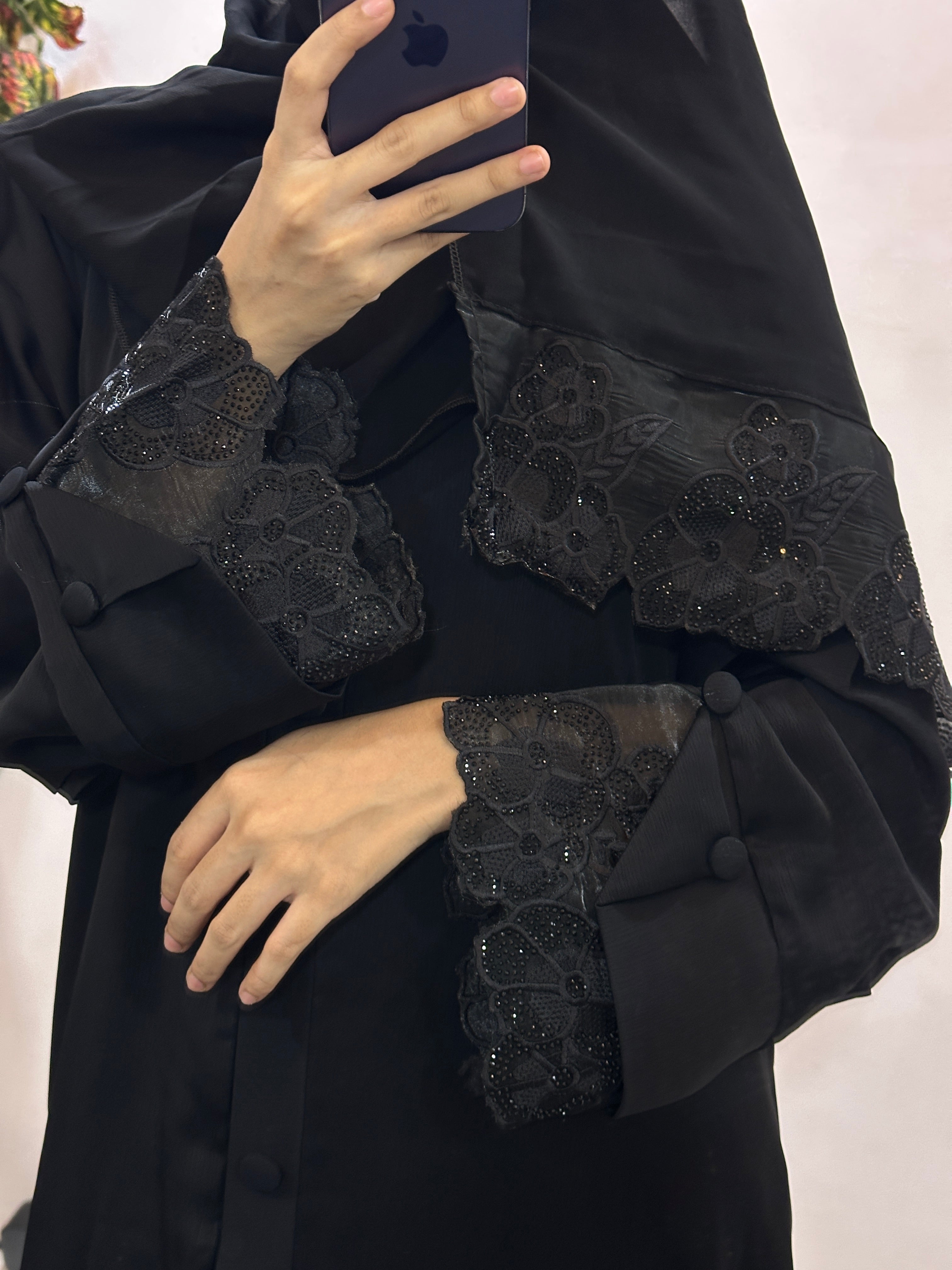 Luxurious Abaya - Perfect For Party Wear