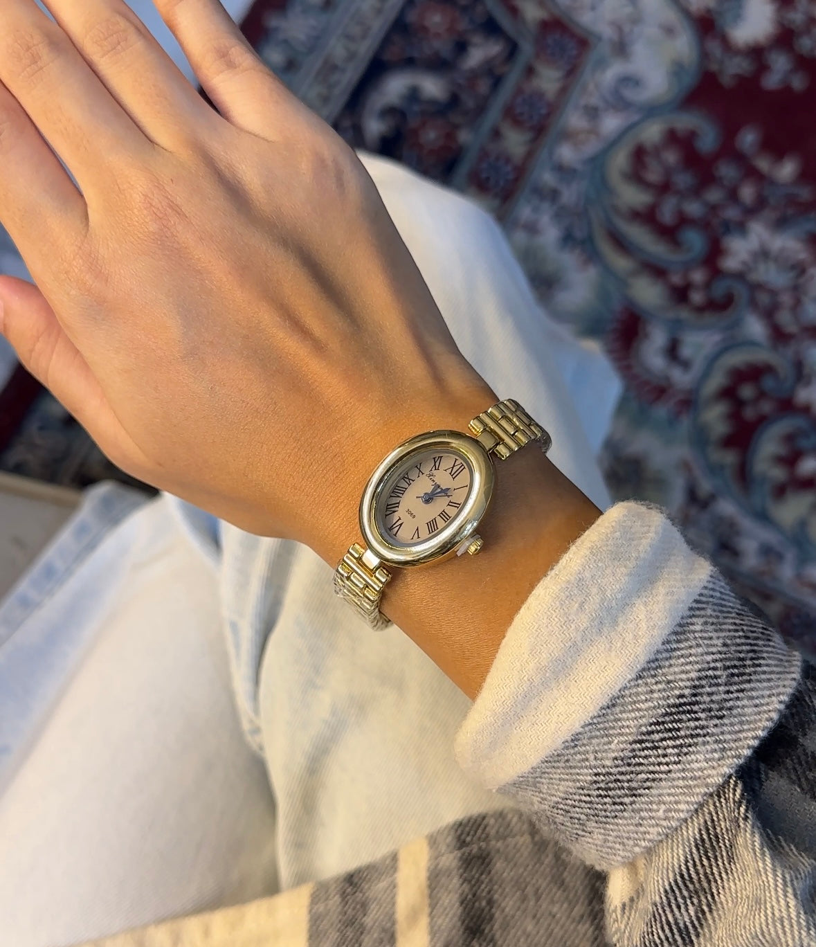 Minimal anti tarnished watch