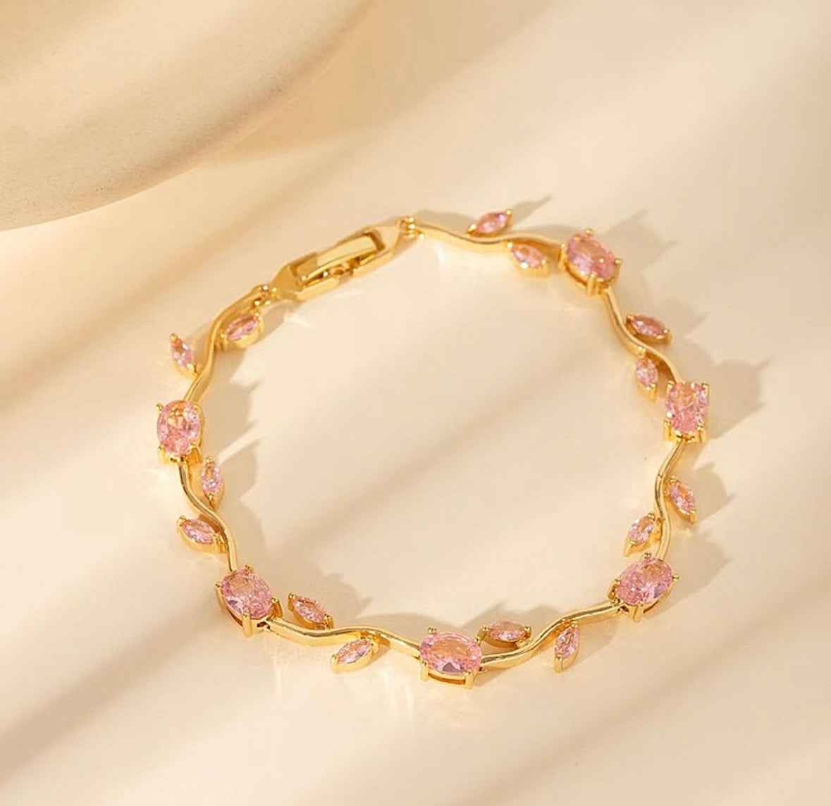 Anti tarnished tulip bracelet