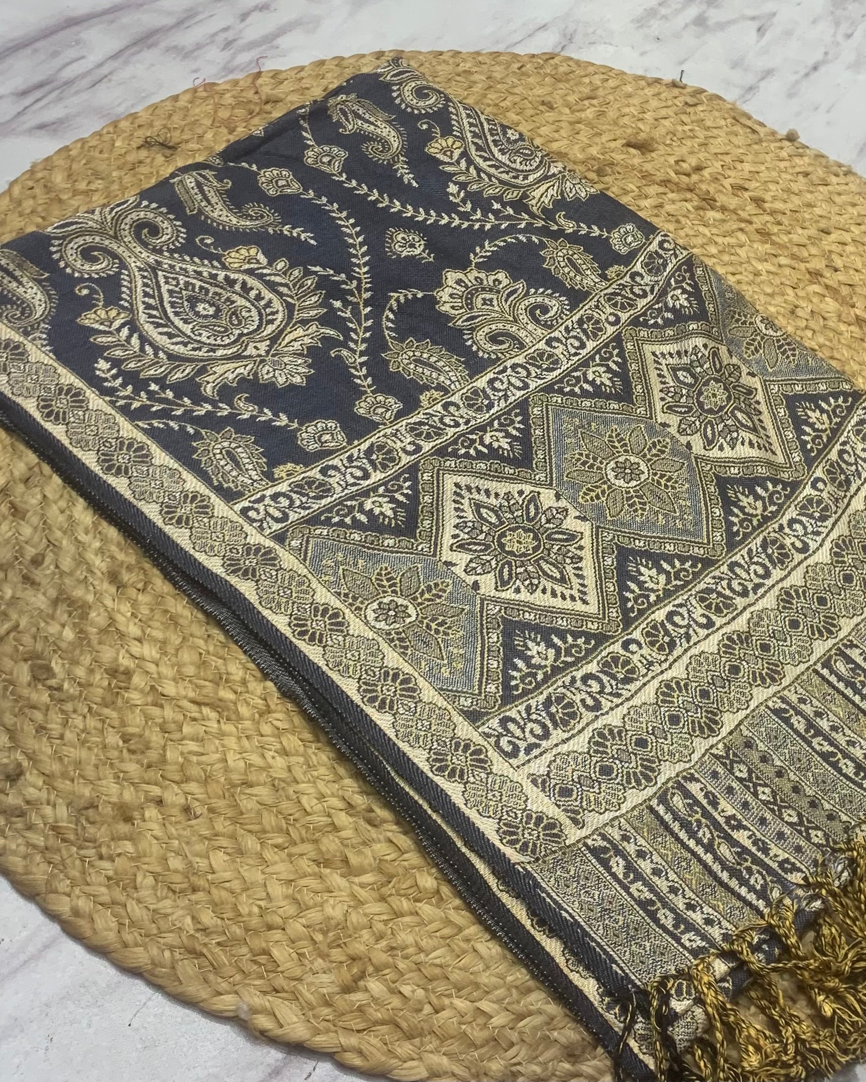 Luxury pashmina shawl
