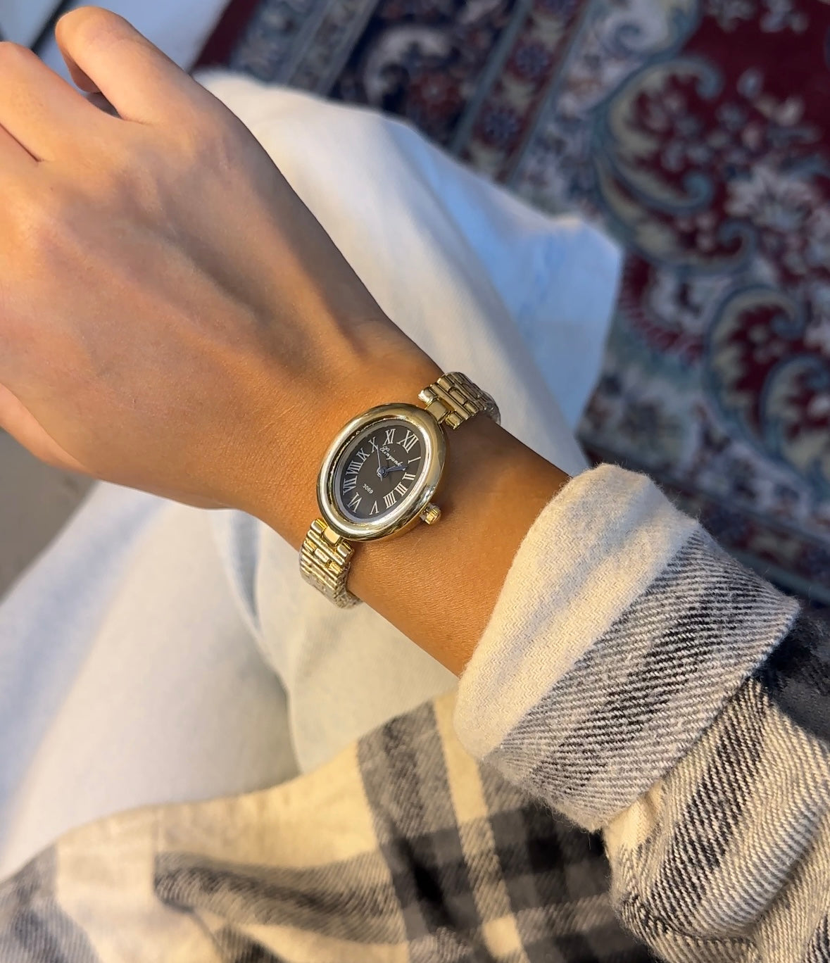 Minimal anti tarnished watch