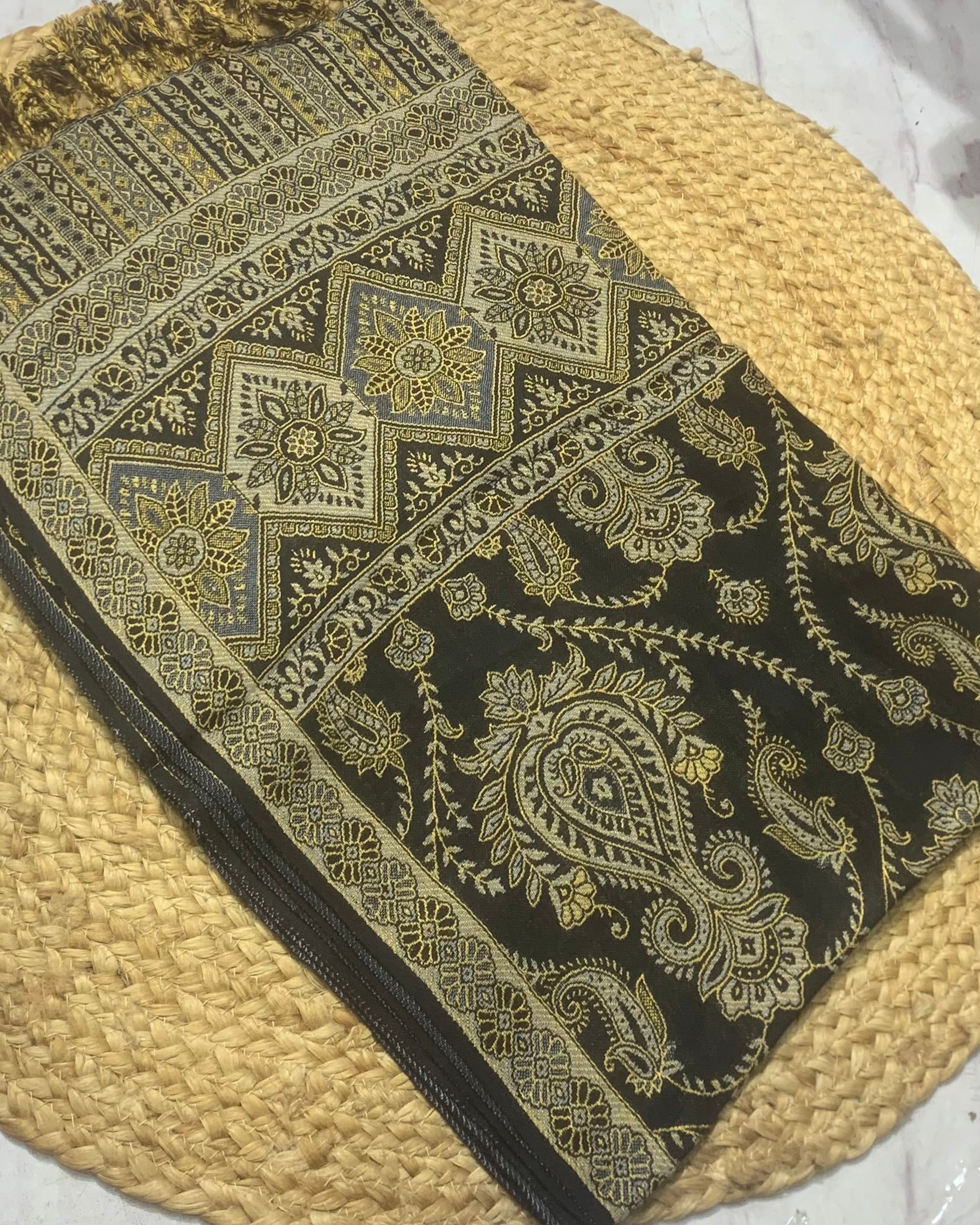 Luxury pashmina shawl