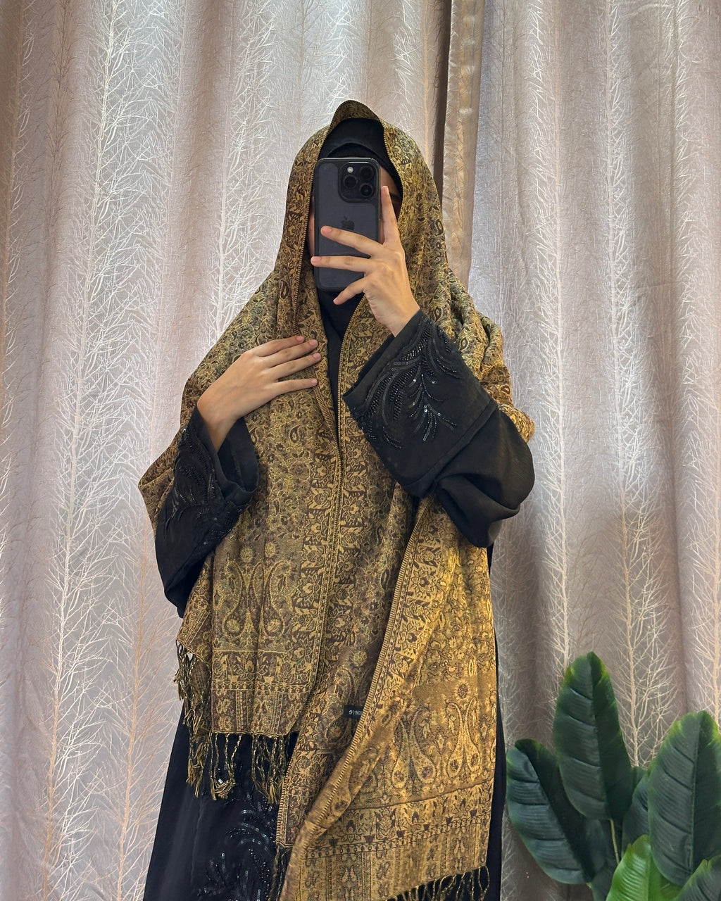 Luxury pashmina shawl