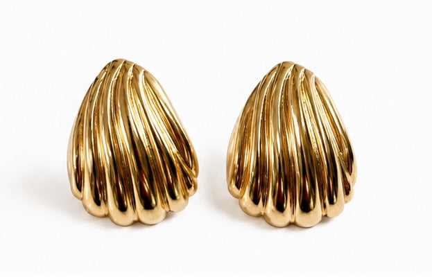Shell earring