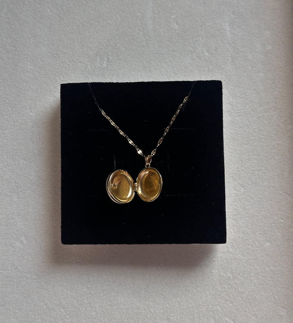 Photo frame locket