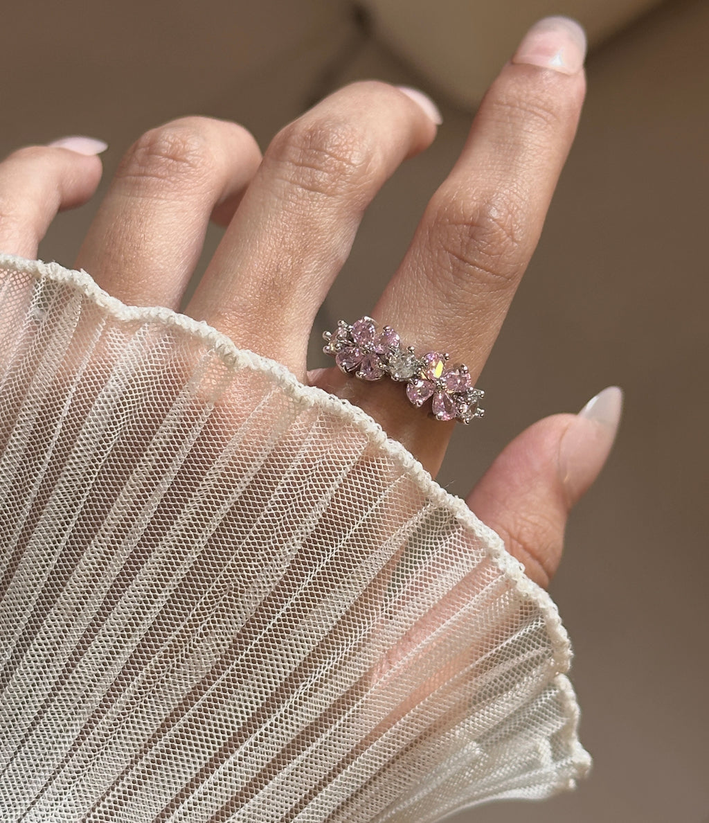 Floral diamond ring