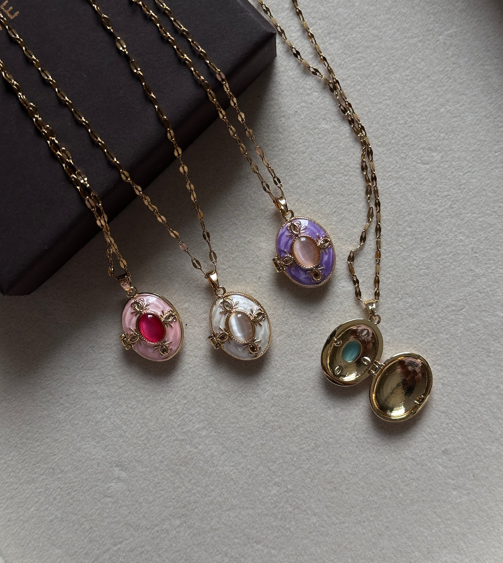 Photo frame locket