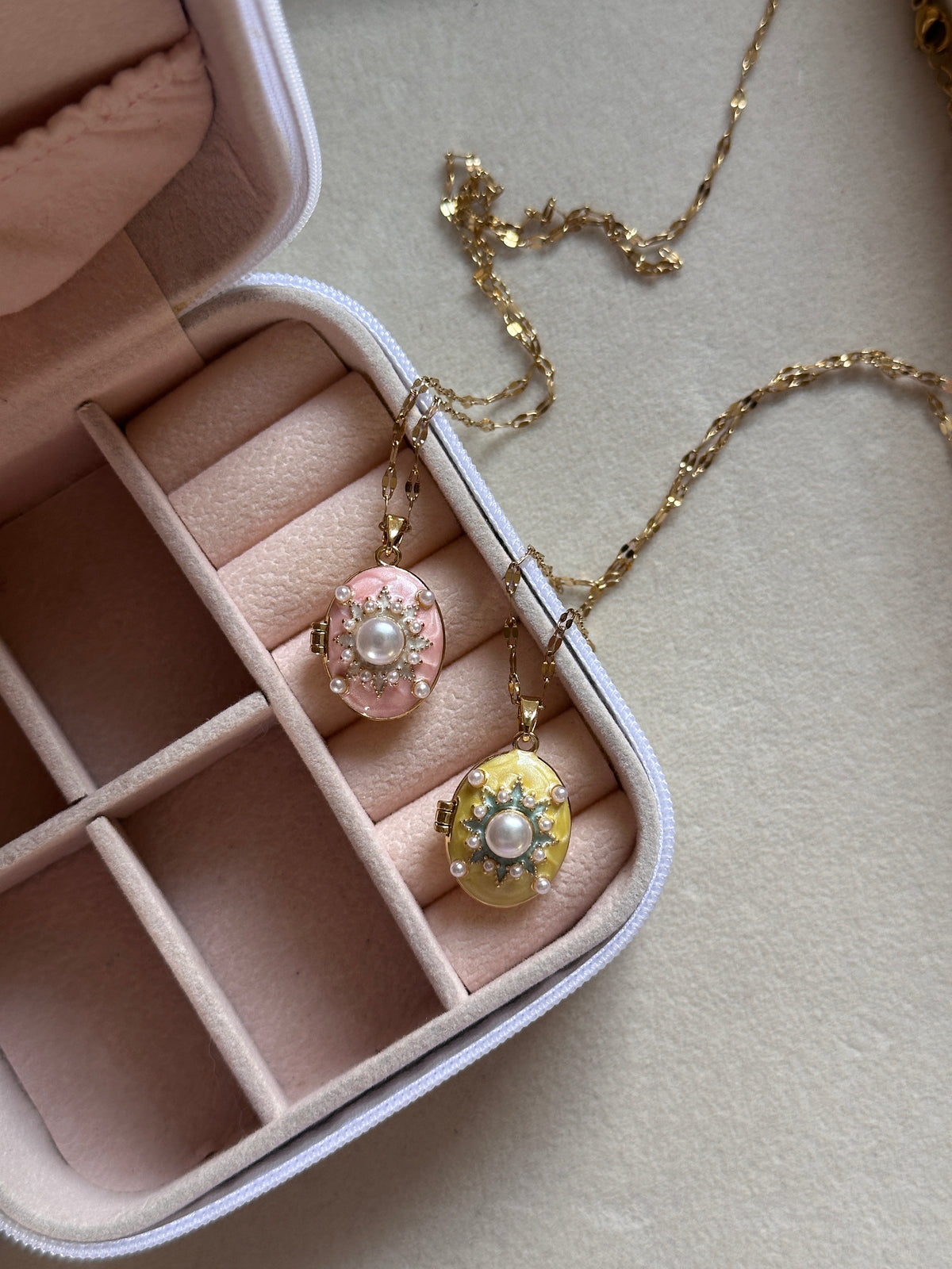 Photo frame locket
