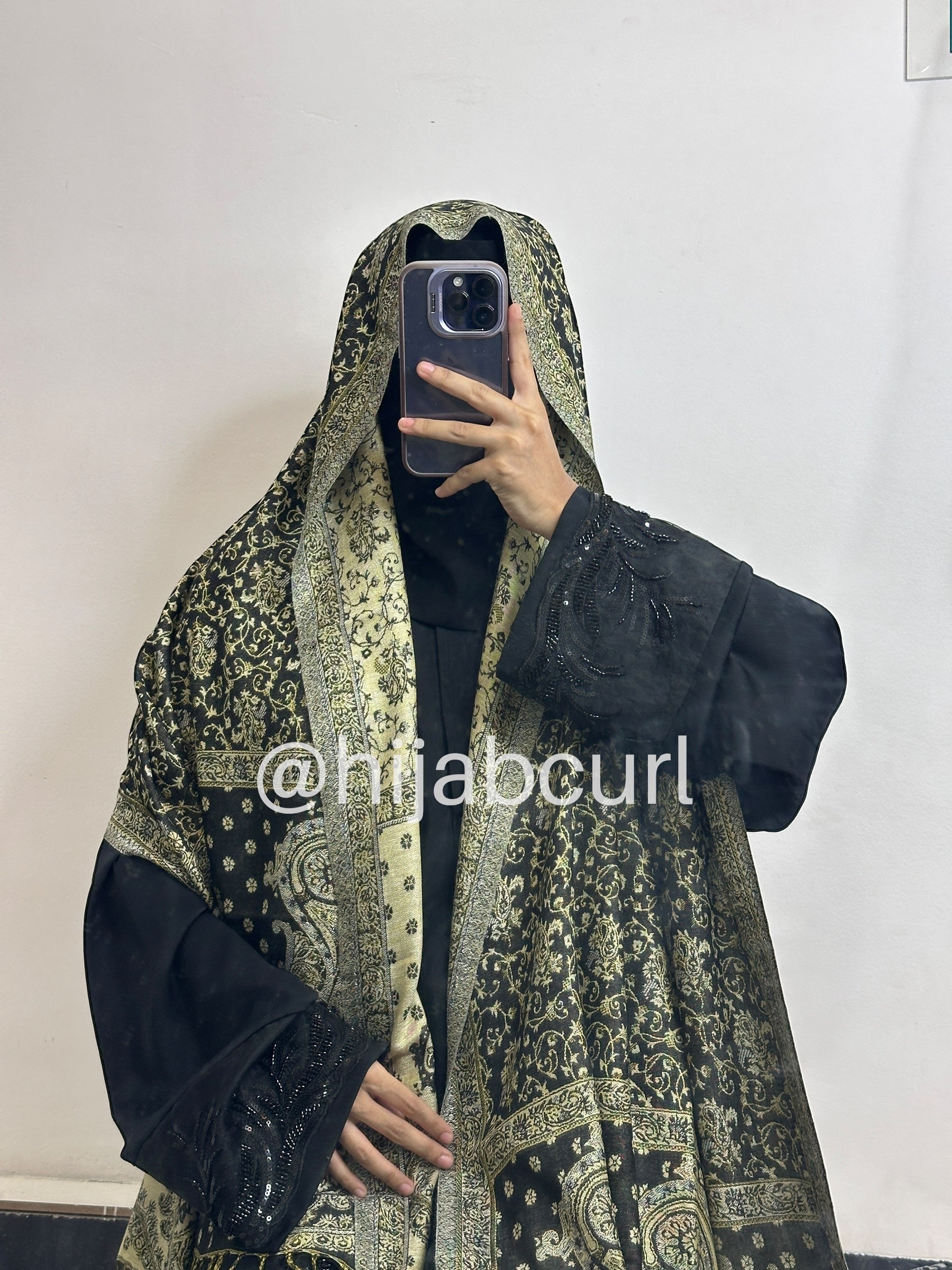 Luxury pashmina shawl