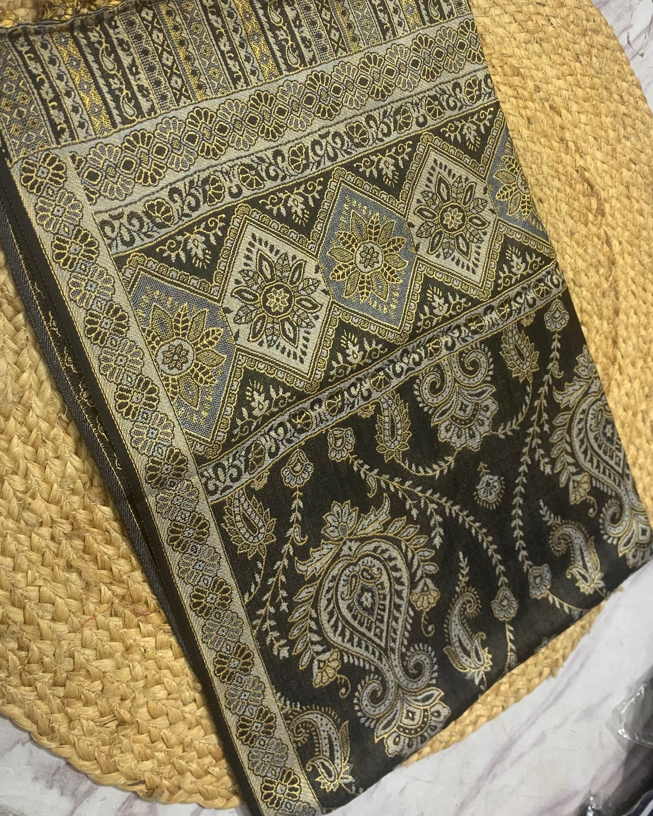 Luxury pashmina shawl