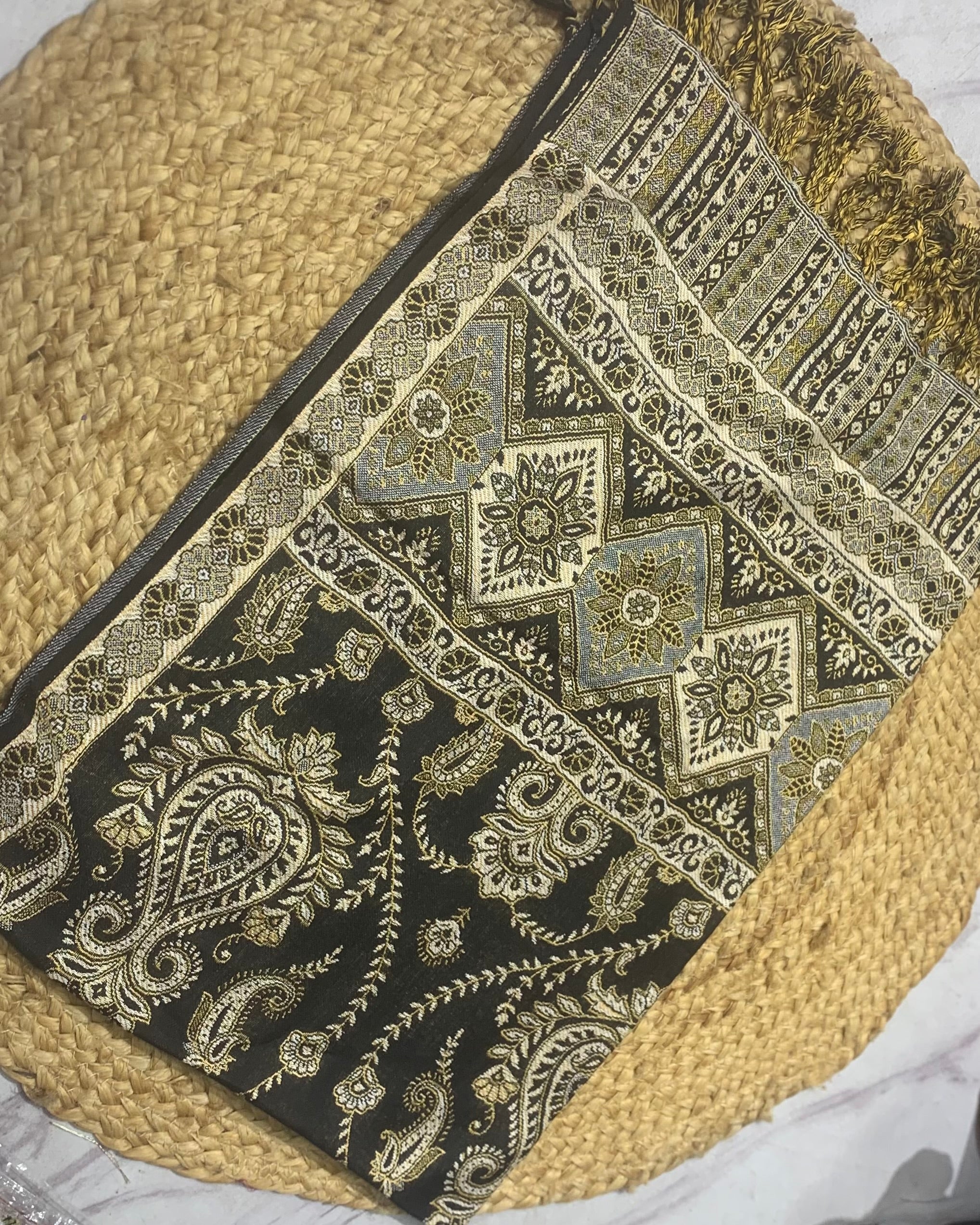 Luxury pashmina shawl