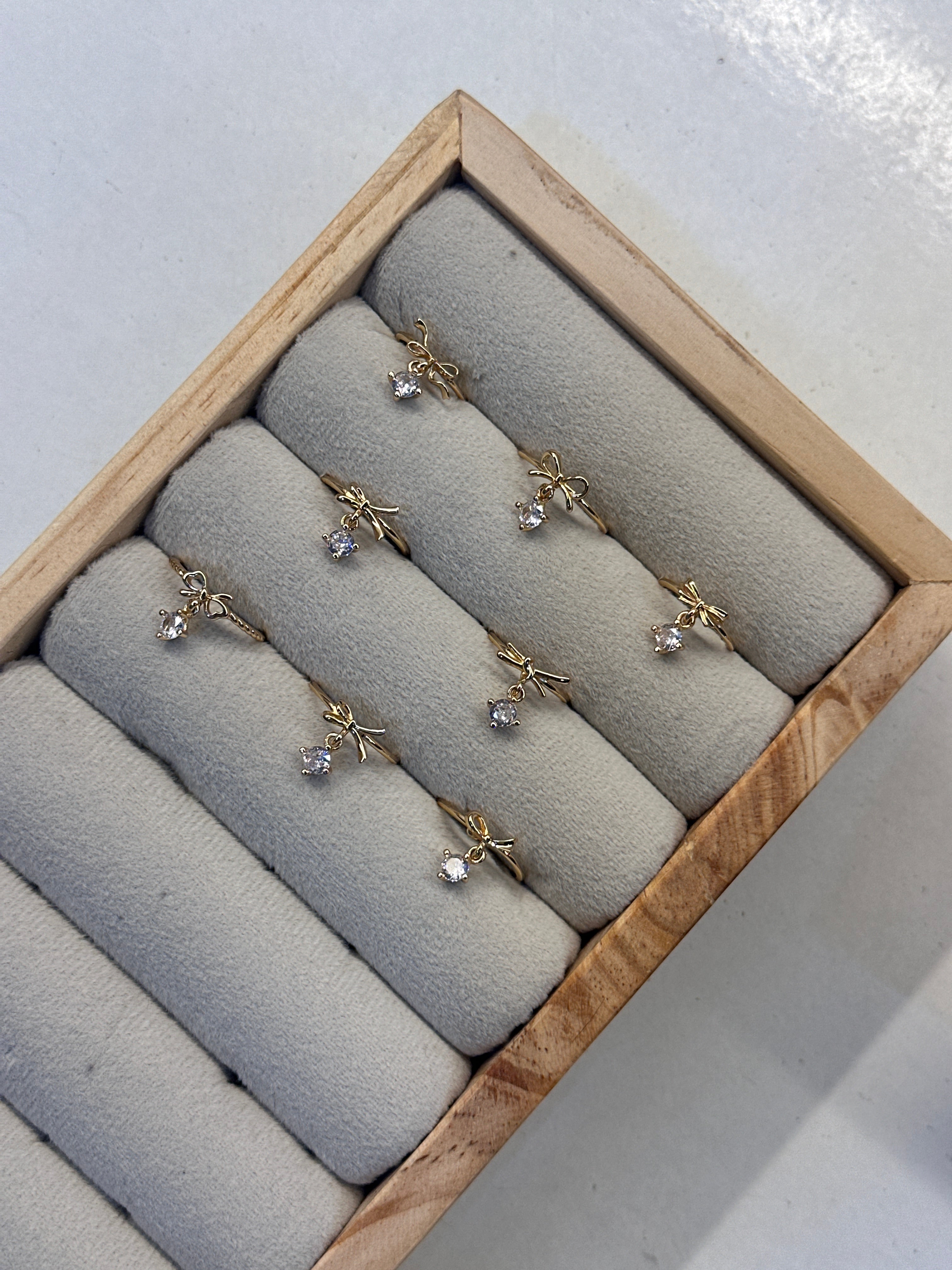 Diamond falling adjustable ring