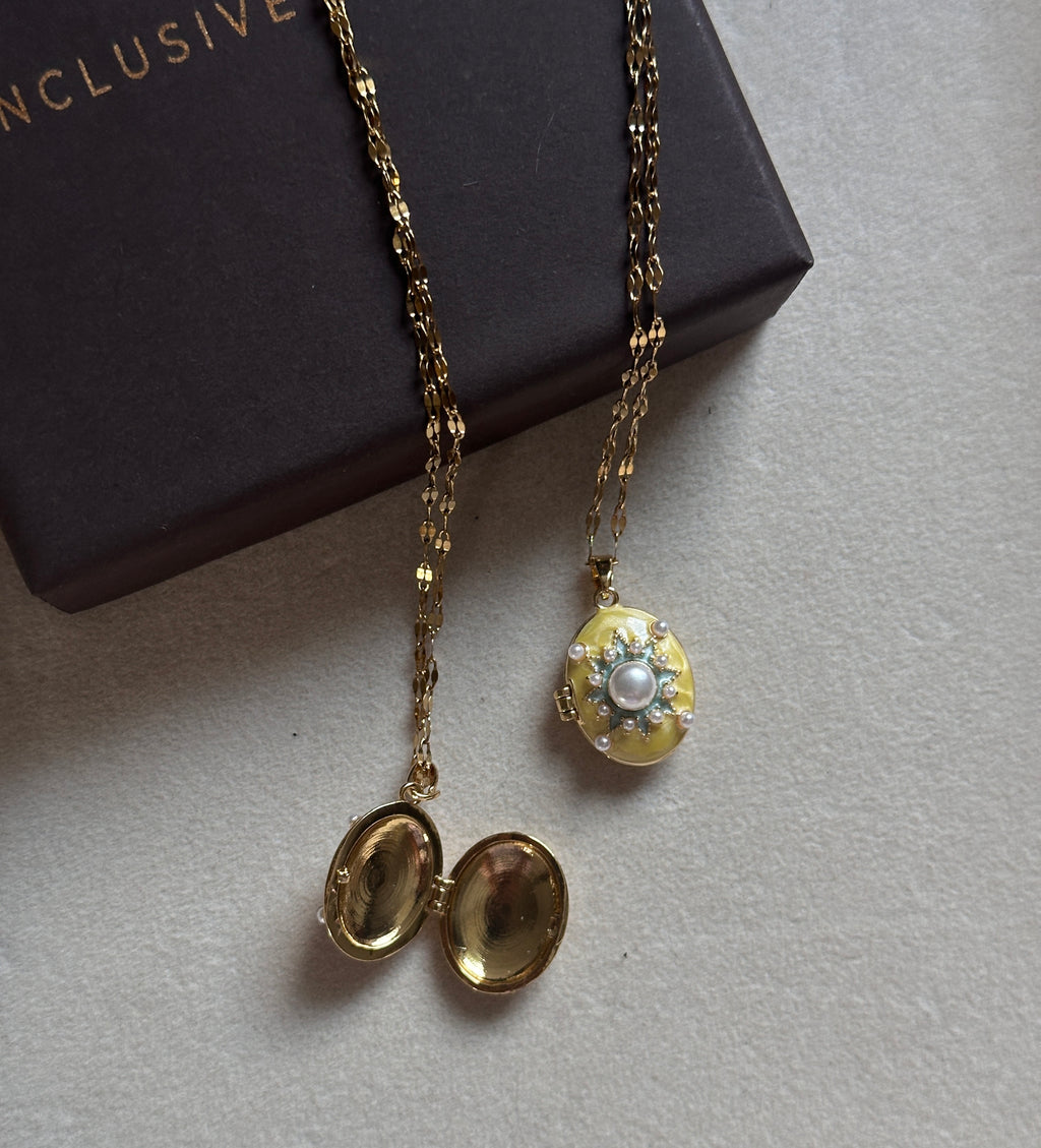 Photo frame locket
