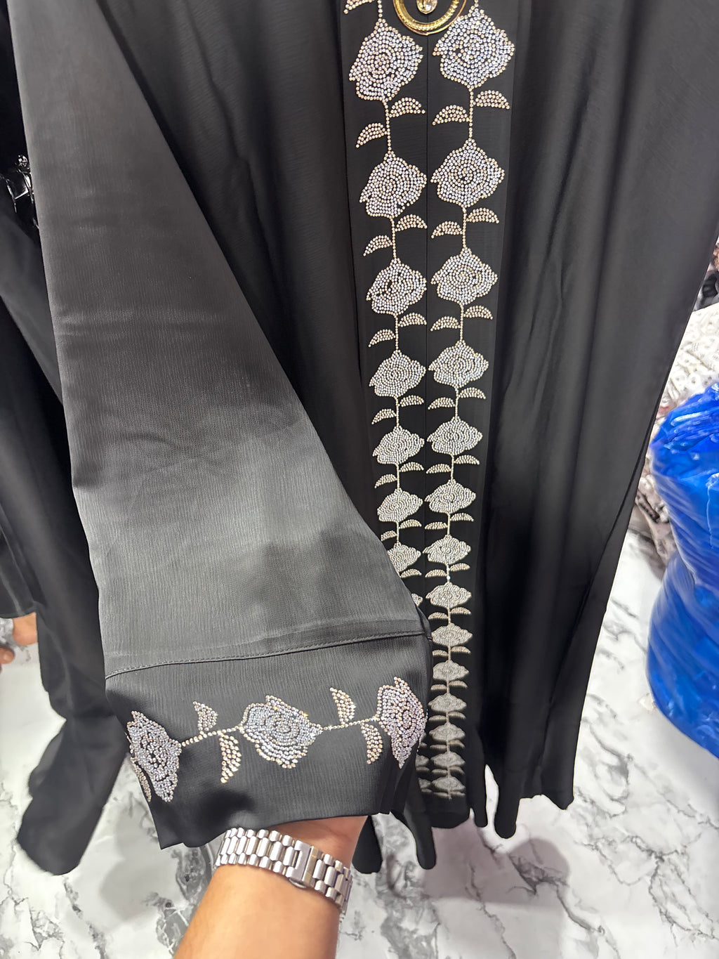 Luxurious Abaya - Perfect For Party Wear