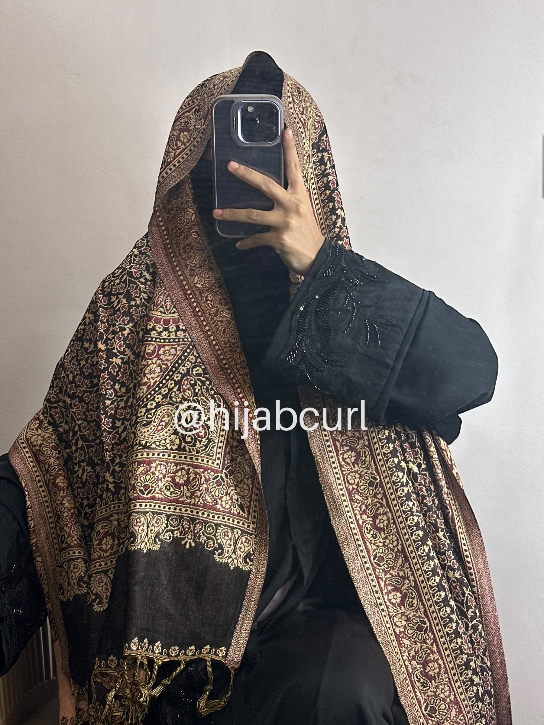 Luxury pashmina shawl