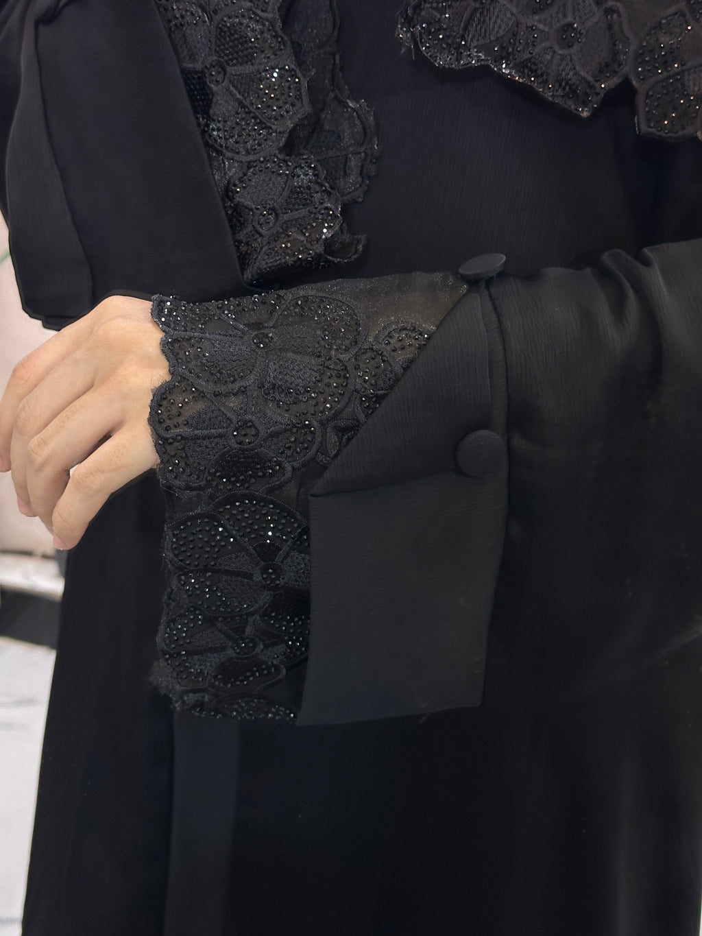 Luxurious Abaya - Perfect For Party Wear