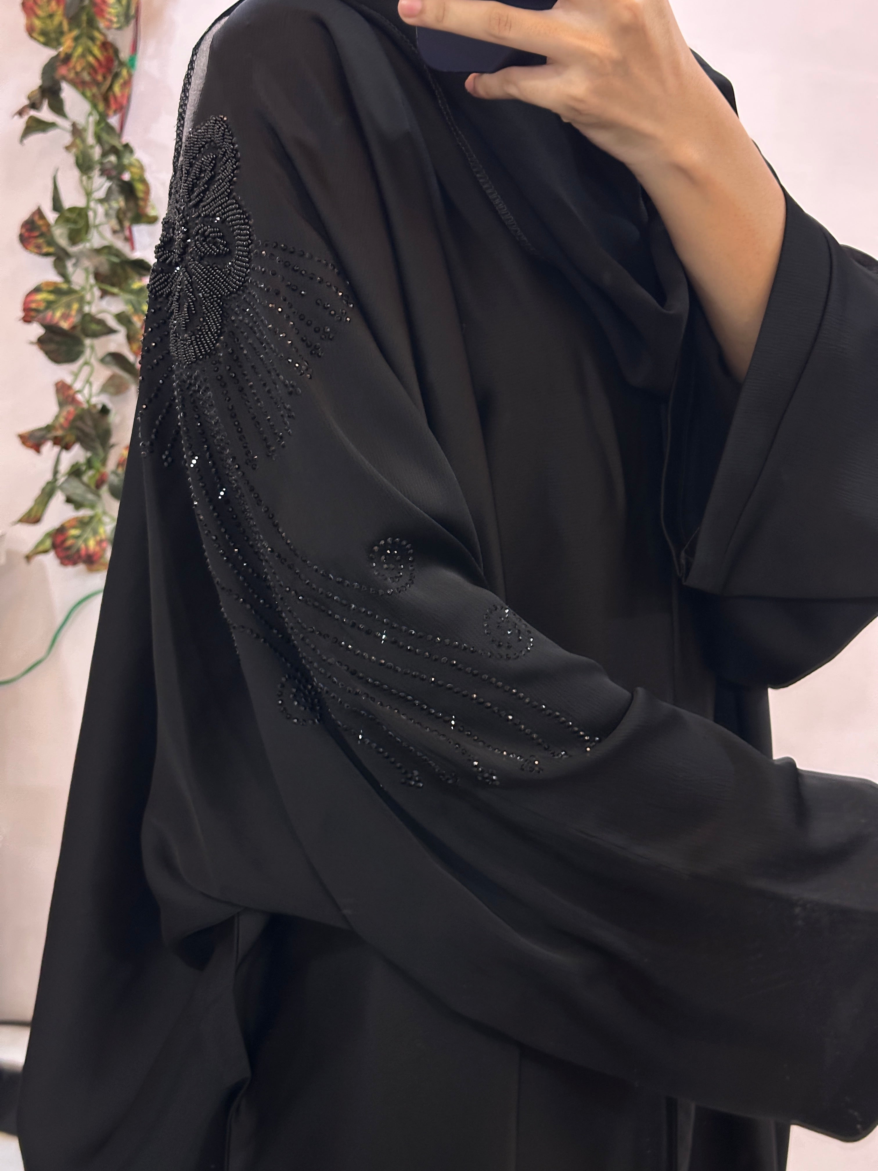 Luxurious Abaya - Perfect For Party Wear