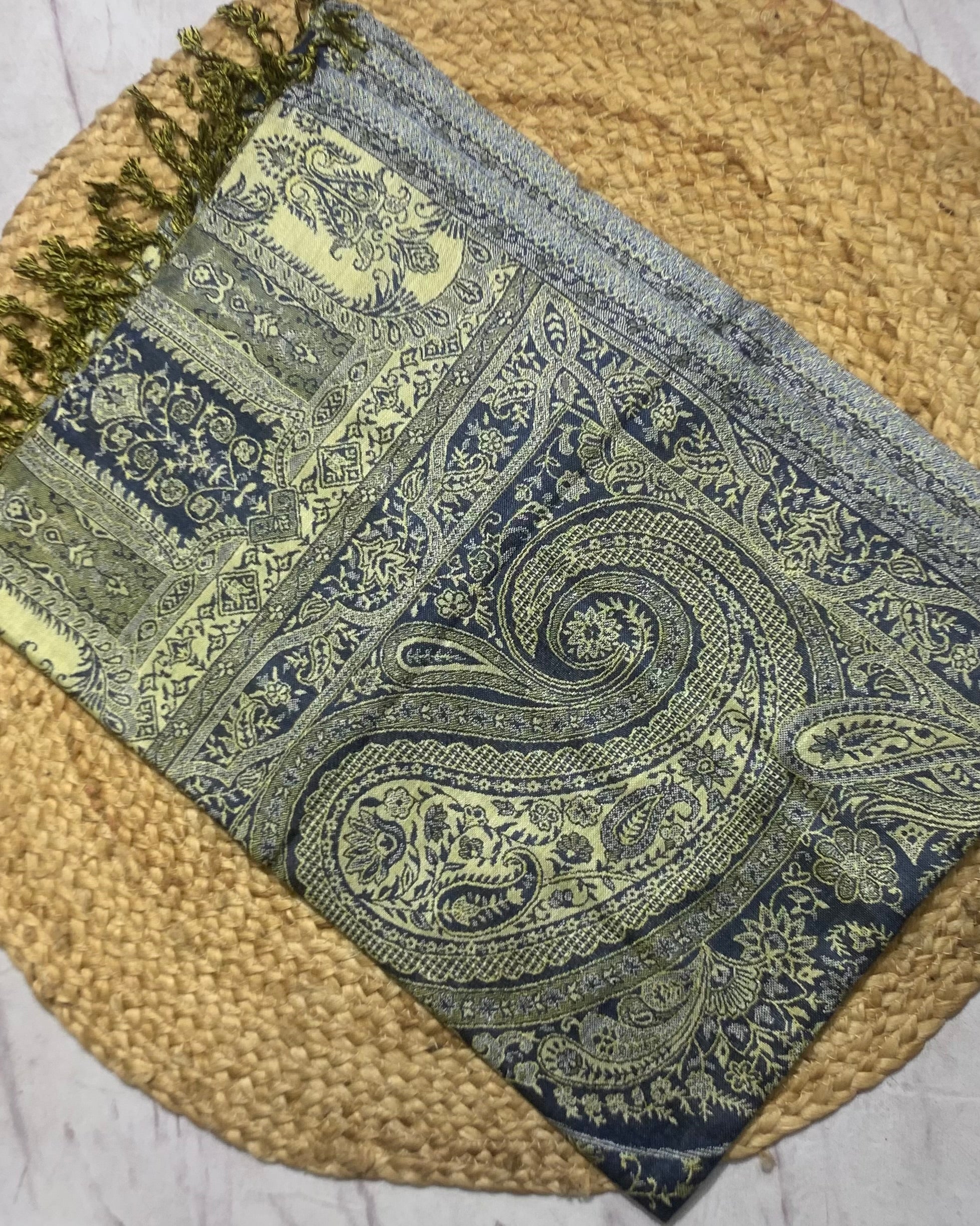 Luxury pashmina shawl