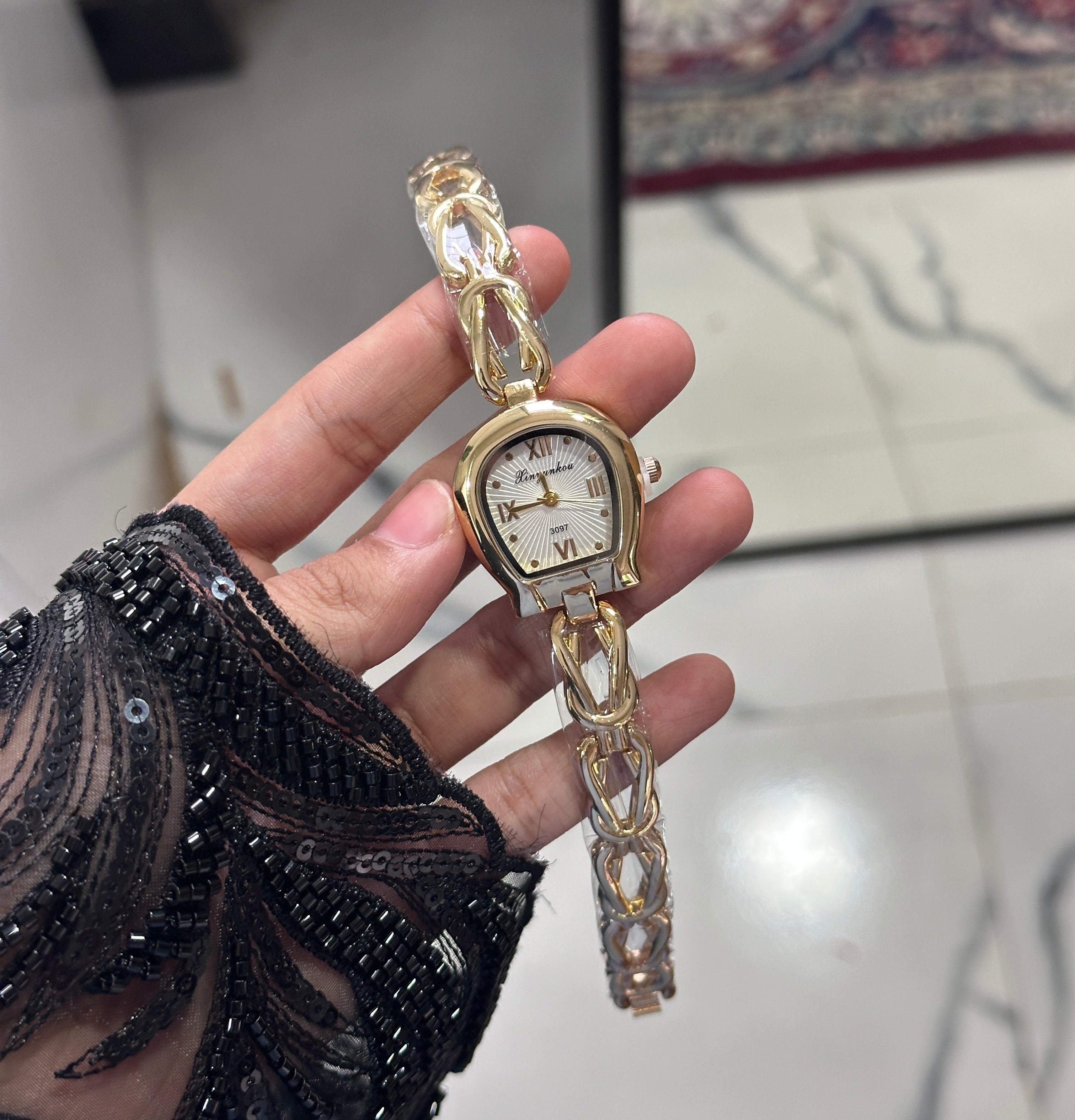 Anti tarnished bracelet watch