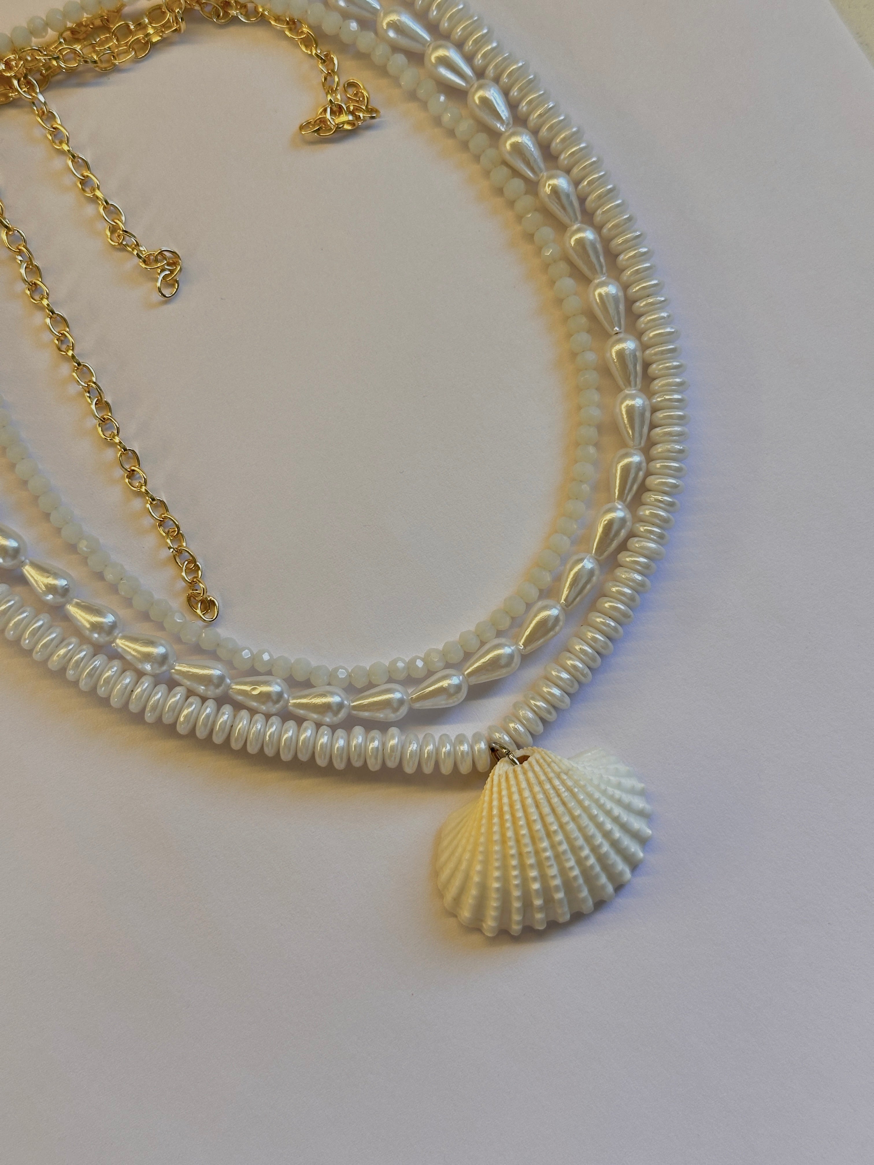 Shell necklace set