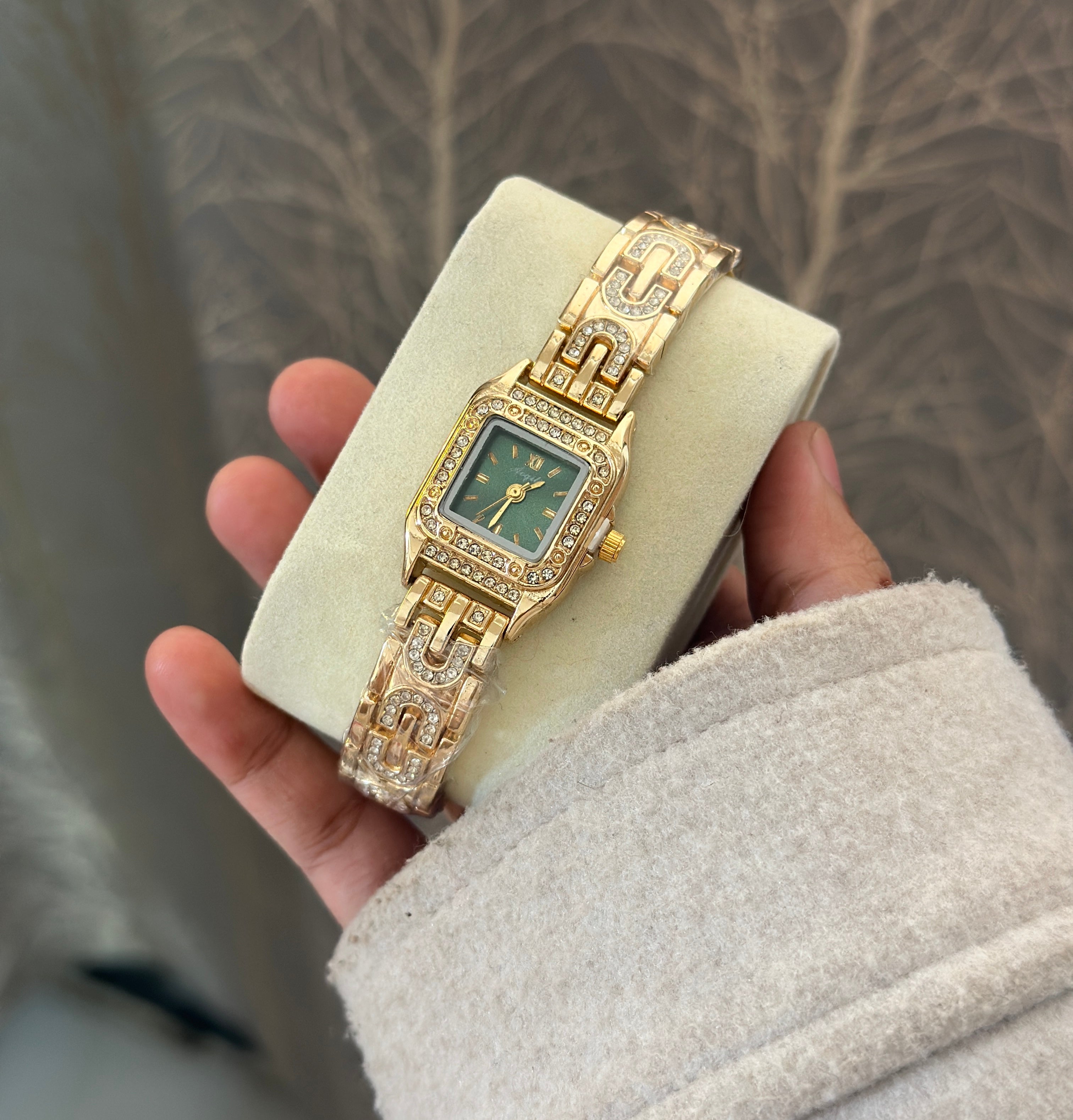 Green dial